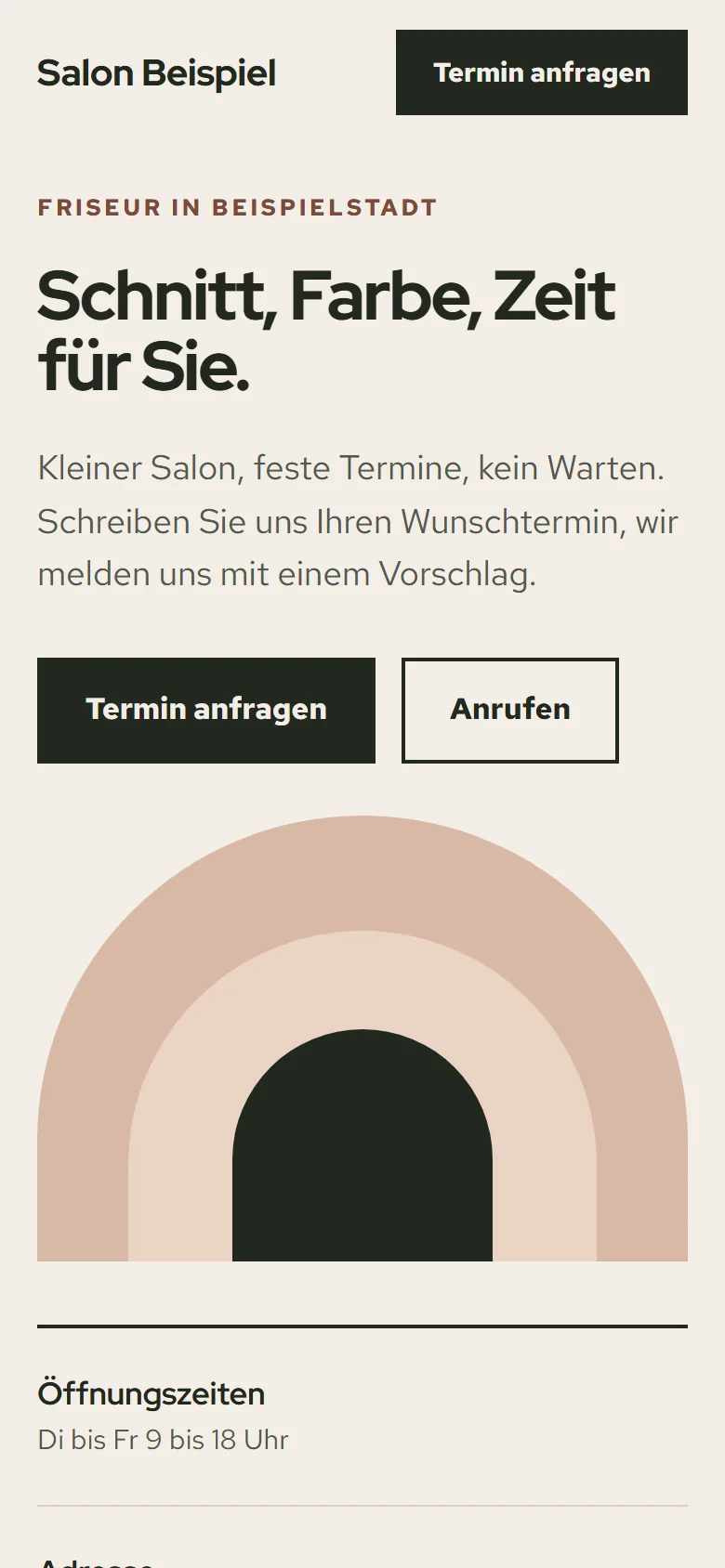 Derselbe Entwurf auf dem Handy: Überschrift, zwei Knöpfe und die Öffnungszeiten untereinander.